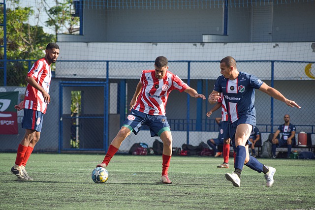 且表现缺乏 且表现缺乏